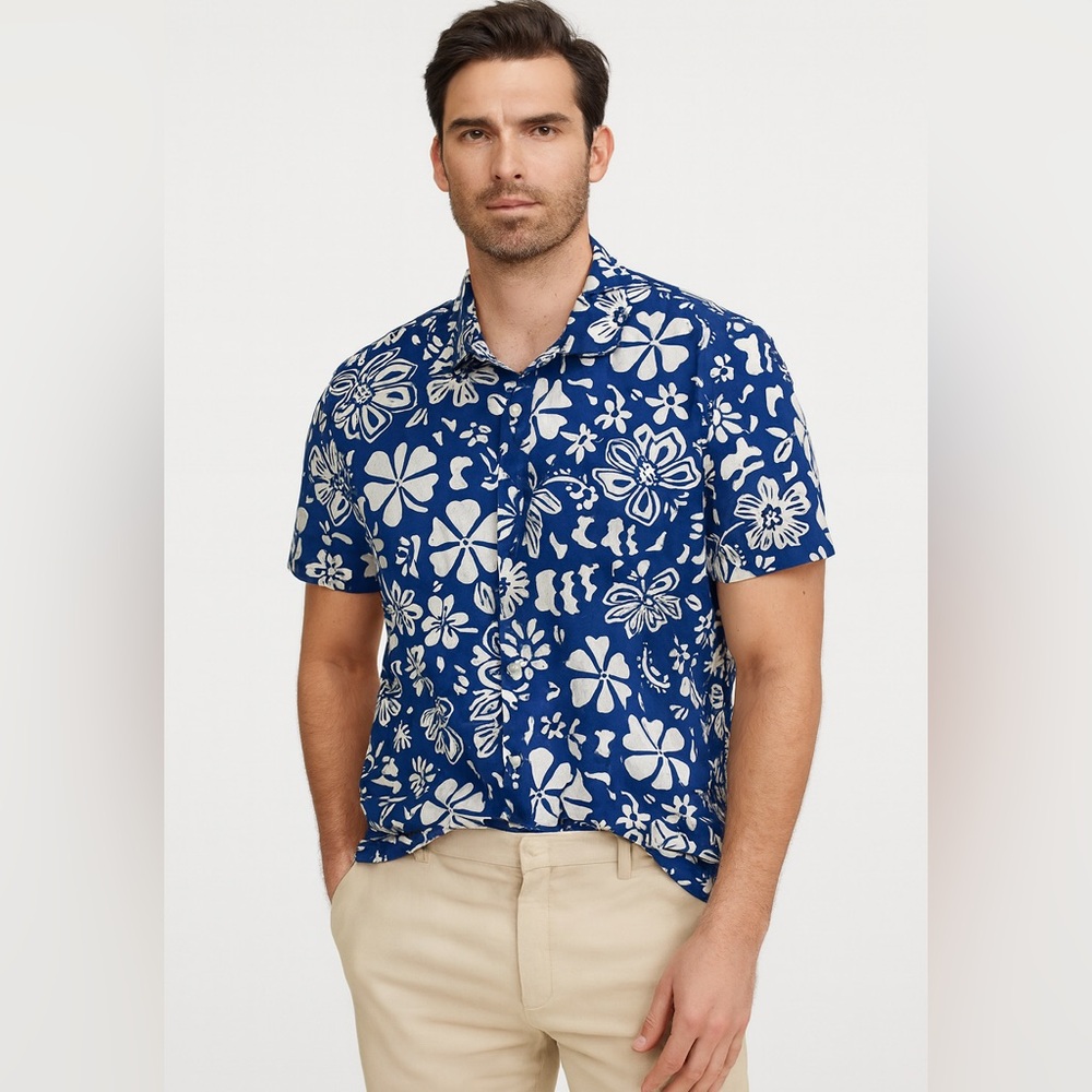 Old Navy Men’s 2XL Blue & White Tropical Floral Button Up Shirt
